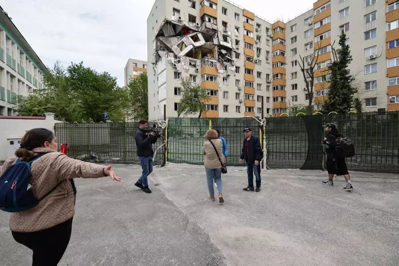 5e527920-42bd-4a13-a7a7-ce25a9bdff81