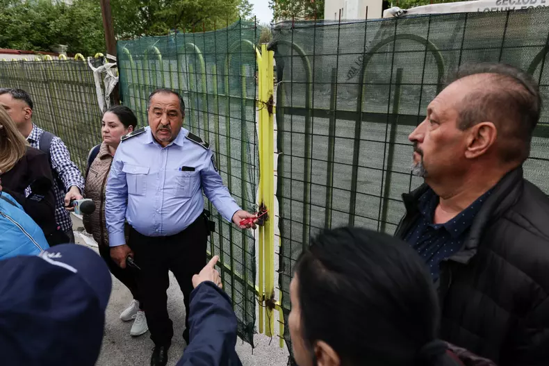 916b6588-03d5-4da0-bc9b-94a9a30d732c