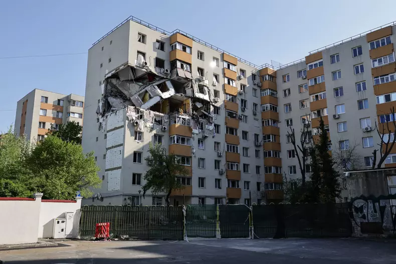 9eabd792-a92c-4238-b5c5-87a2d0a640f4