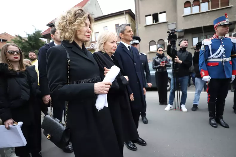 Imagini de la inmormantarea lui Mircea Lucescu (11)