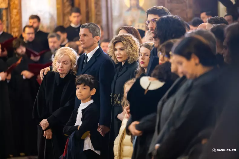 Neli și Răzvan Lucescu la înmormântarea lui Mircea Lucescu FOTO: Agenția de știri Basilica