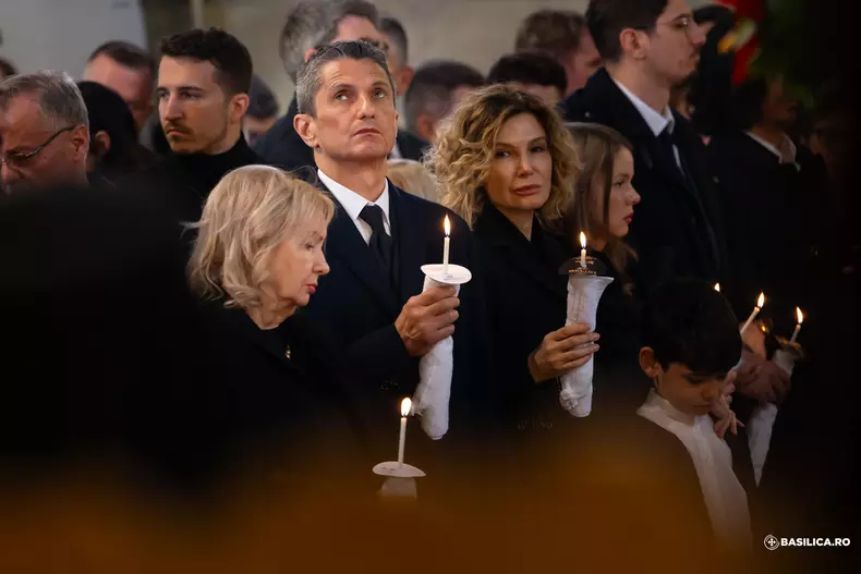 Neli și Răzvan Lucescu la înmormântarea lui Mircea Lucescu FOTO: Agenția de știri Basilica