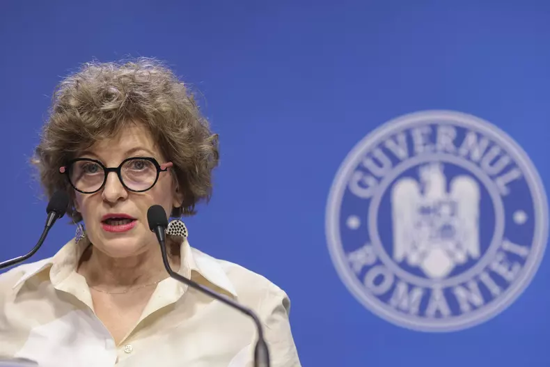 INSTANT_VICEPREMIER_OANA_GHORGHIU_00_INQUAM_Photos_Octav_Ganea