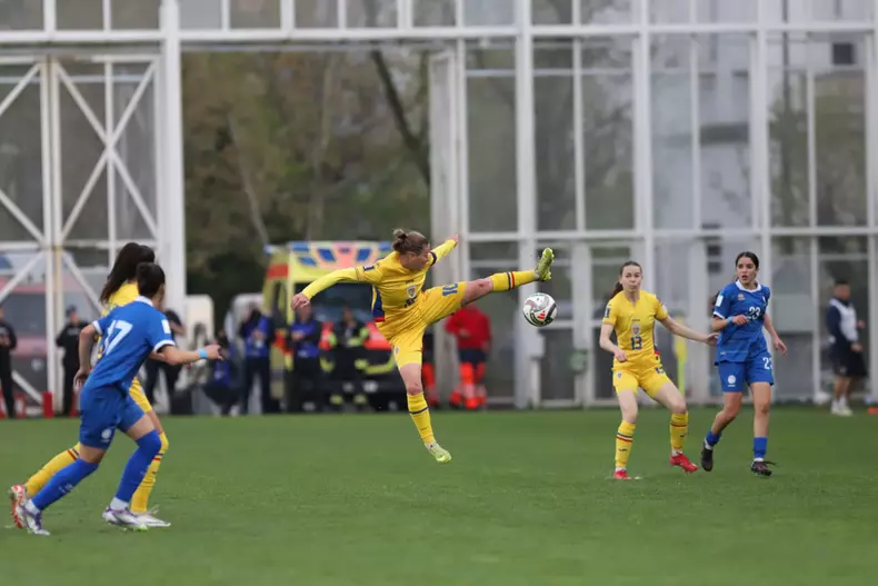 meci-fotbal-feminin-preliminarii-cm-romania-cipru (2)