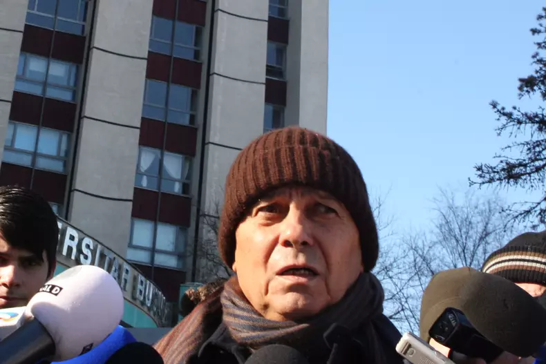 Mircea Lucescu a fost externat de la Spitalul Universitar din Bucuresti, 2012GM__4859