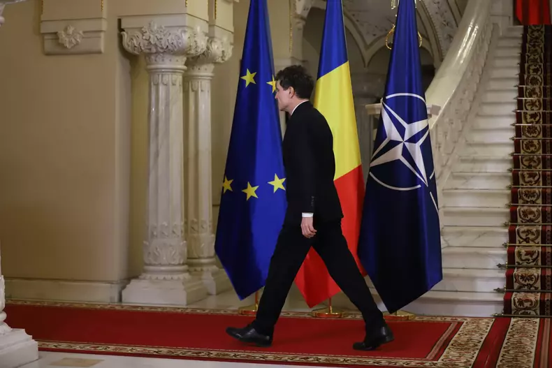 nicusor-dan-calm-trecem-asta (4)