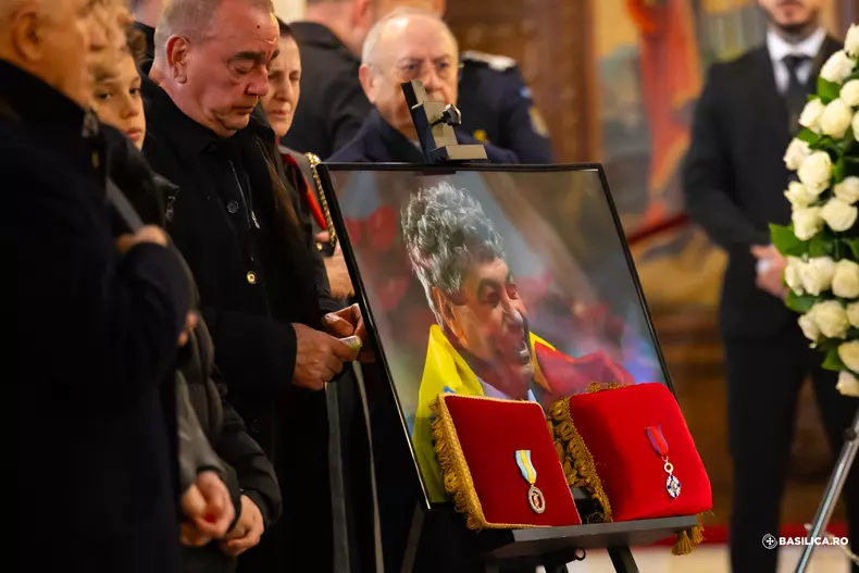 slujba de inmormantare a lui Mircea Lucescu. Foto - Basilica (6)