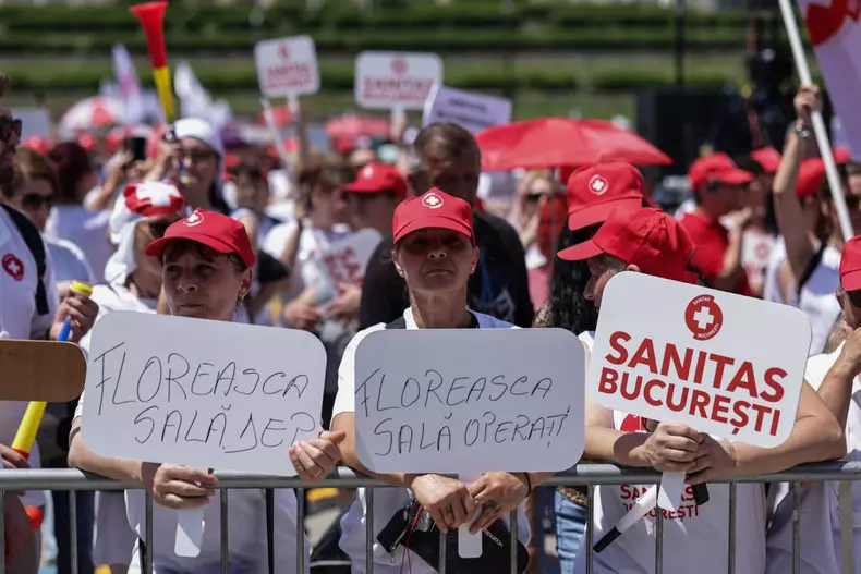 protest bucuresti sanitas piata constitutiei