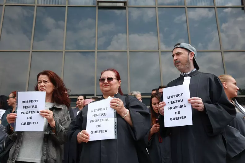 Proteste instanțe 4 iunie (4)