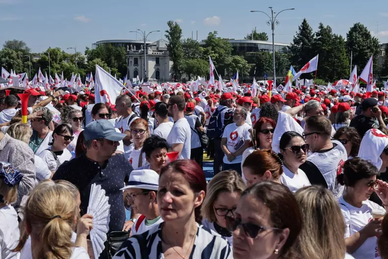 sindicalisti sanatate protesteaza legea salarizarii