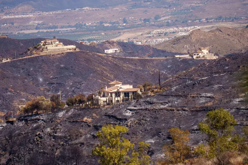 Residents Of BéDar Are Returning To Their Homes After The Fire In Los Gallardos Was Brought Under Control