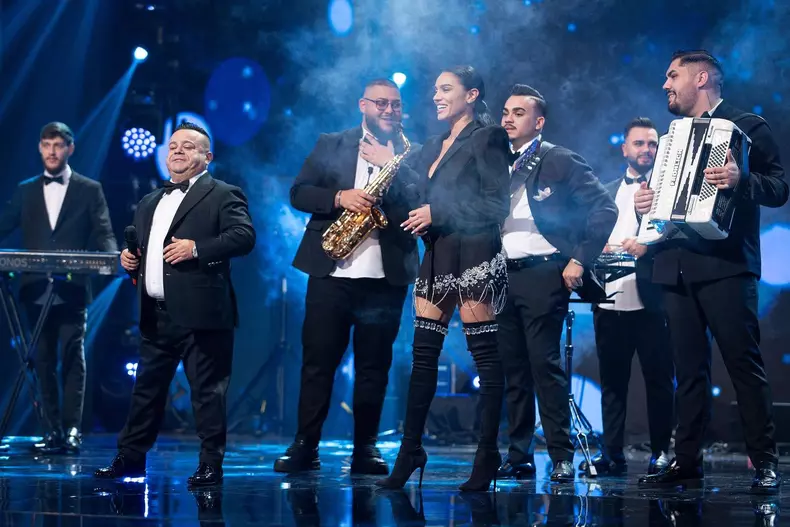 adrian minune si karmen (6)