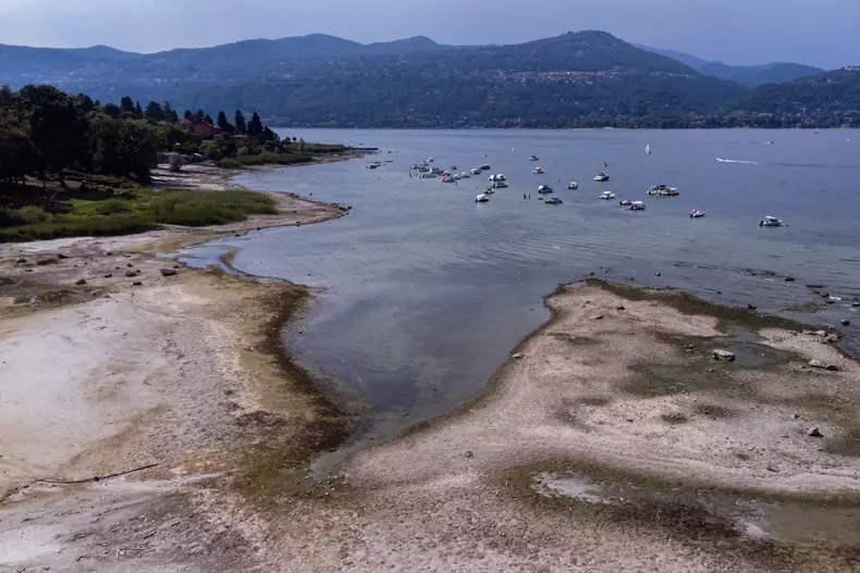 Prolonged drought and extreme heat on Lake Maggiore, Italy