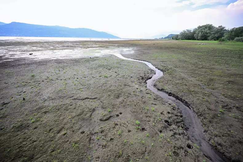 Prolonged drought and extreme heat on Lake Maggiore, Italy
