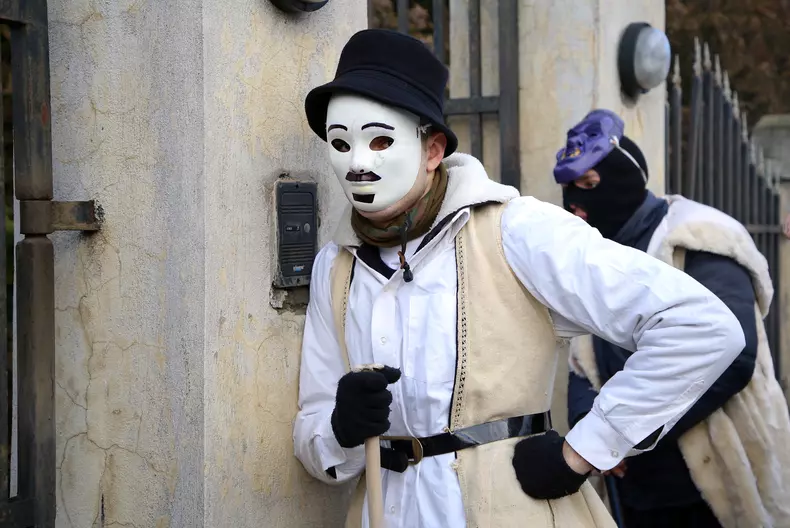 julamina-obicei Boboteaza aromani