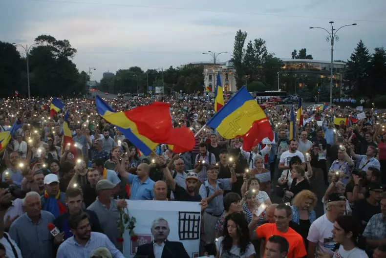 Protest anunțat duminică în Piața Victoriei din București