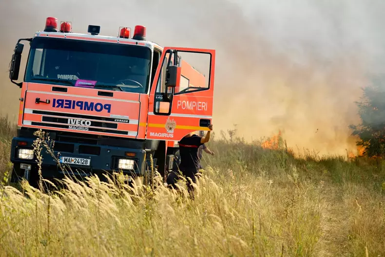 Incendiu vegetatie uscata Giurgiu-2