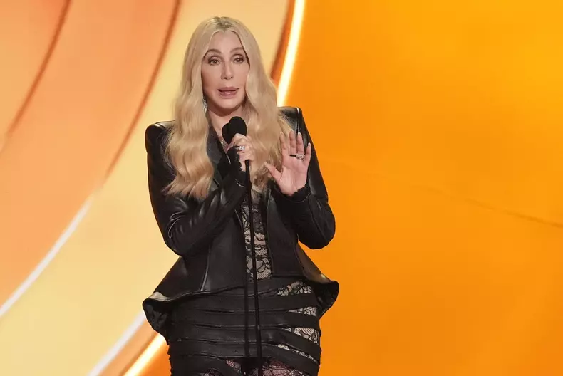Cher la Premiile Grammy 2026
