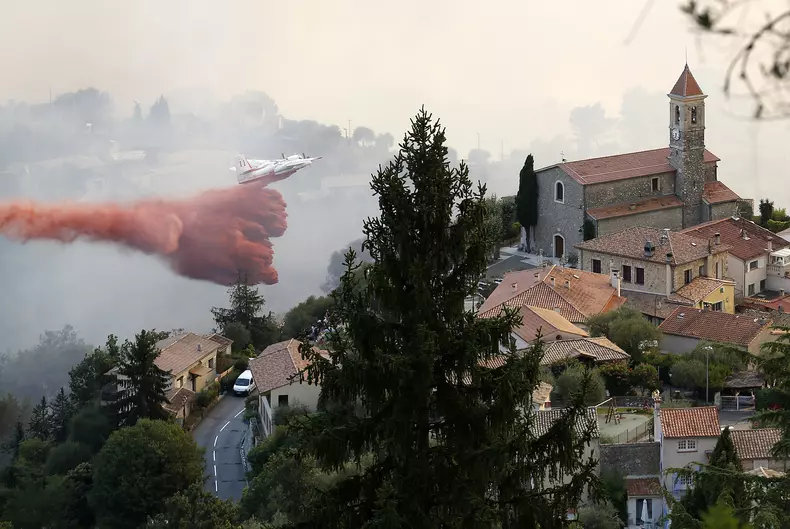 Wildfires destroy land in Southern France