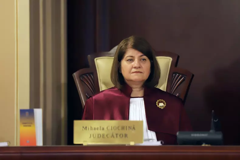 Imagine cu judecătorii CCR în noua componență, după ce Simina Tănăsescu a devenit președinta Curții. Foto: Dumitru Angelescu / Libertatea