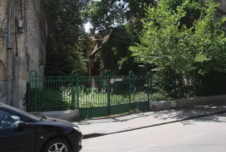 vila lui Mircea Lucescu din zona Piața Romană (3)