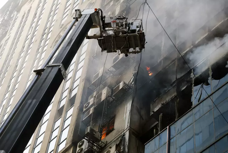 Six die in Dhaka high-rise building fire