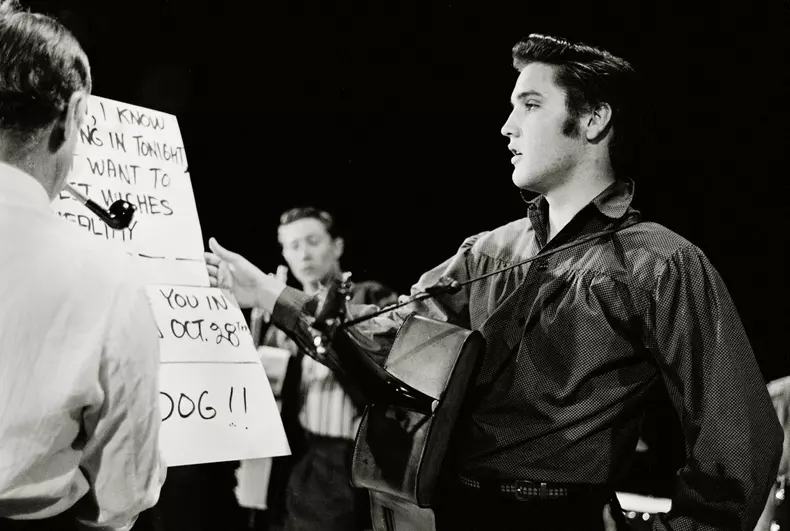 Elvis Presley este în topul celor mai bine vânduți artiști ai tuturor timpurilor, cu aproape un miliard de discuri vândute la nivel mondial, dar trebuie ținut cont de faptul că discurile clasice nu se mai vând de peste 20 de ani. Foto: Hepta