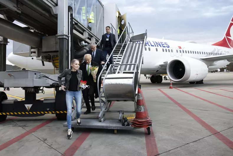 Swiss-Belarusian dual citizen Natallia Hersche returns to Switzerland