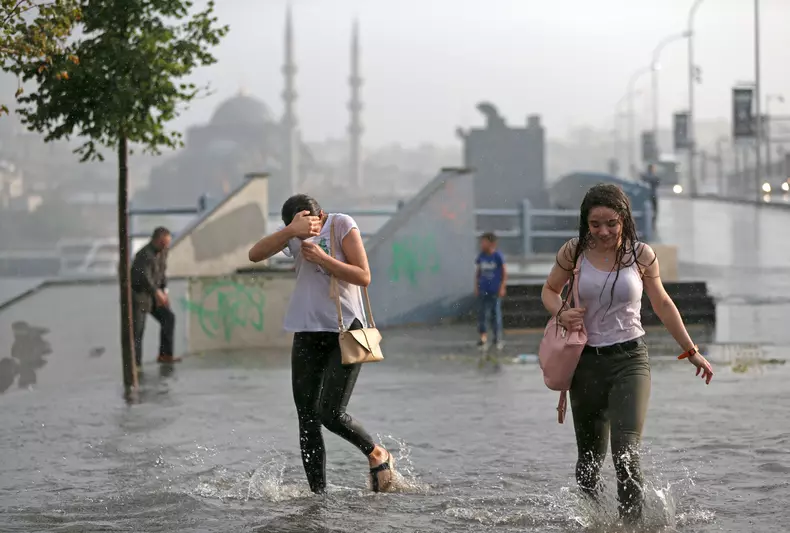 Furtună violentă la Istanbul, Turcia