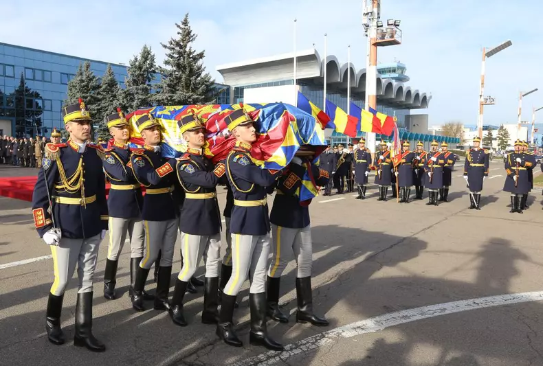 regele mihai aeroportul otopeni vlad chirea (5)