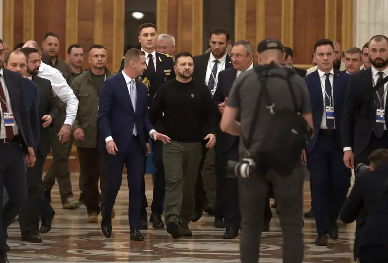 zelenski-ciuca-simonis-d