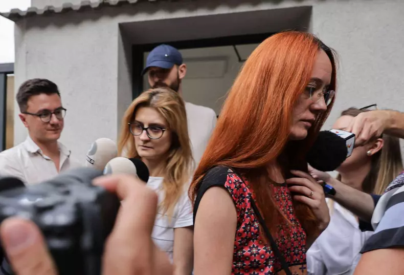 Cele două doctorițe ieșind din arestul Capitalei. Foto: Vlad Chirea / Libertatea