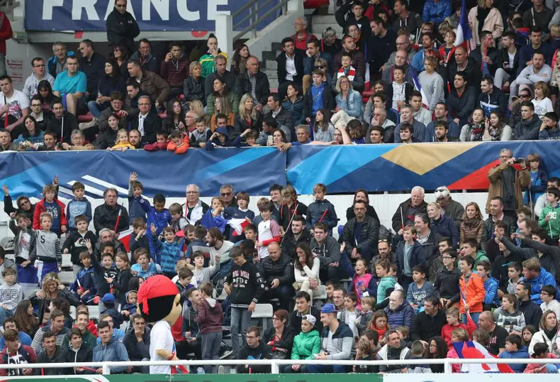 160520014412_public-aguilera