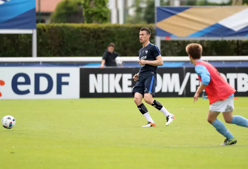 160521180844_koscielny