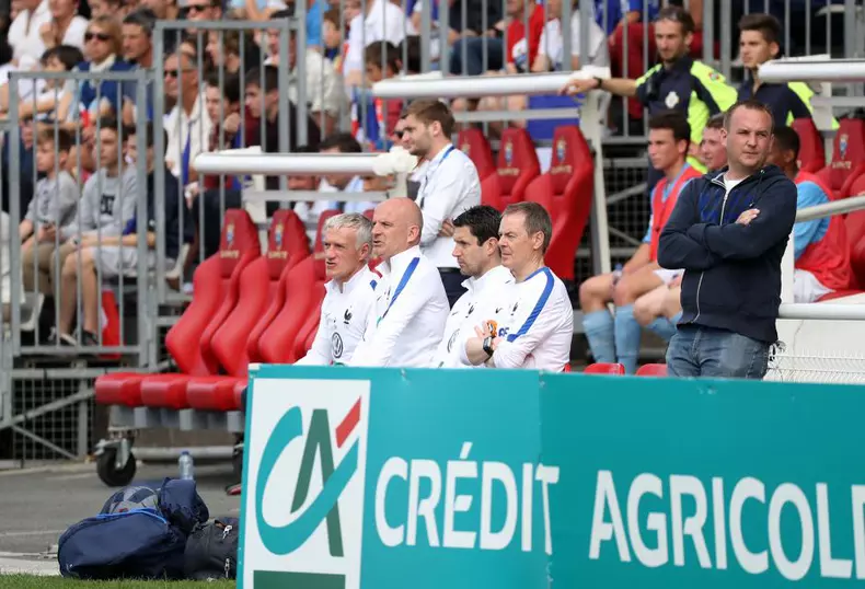 160521182706_staff_banc-de-touche