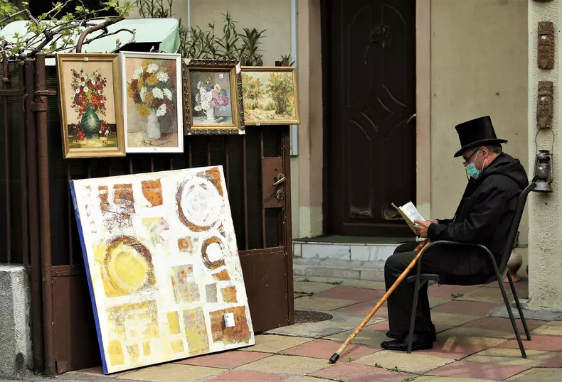 Negustorul de artă care își ține magazinul deschis în pandemie