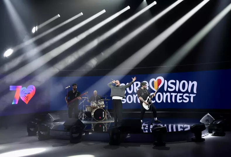 hvnds eurovision romania 2026 tvr iustin hands (2)