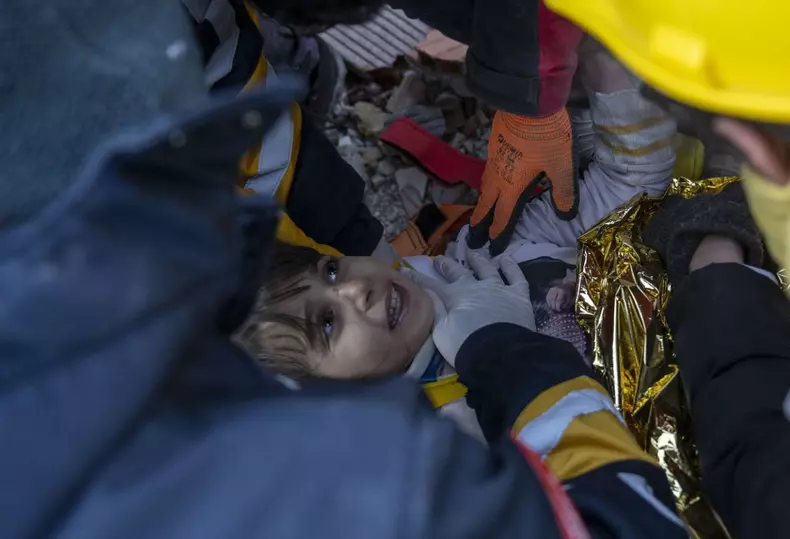 Un copil în vârstă de 7 ani a fost salvat la 61 de ore de la cutremur | Foto: Profimedia
