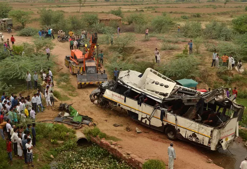 At least 29 killed in bus accident near Agra, India