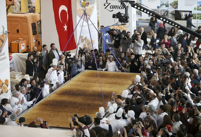 cea mai mare baclava din lume