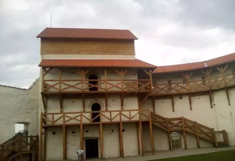 Cetatea Feldioara a fost reconstruită în totalitate. (7)
