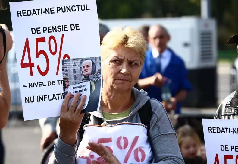 pensionarii protest in fata guvernului octombrie 2018 (3)