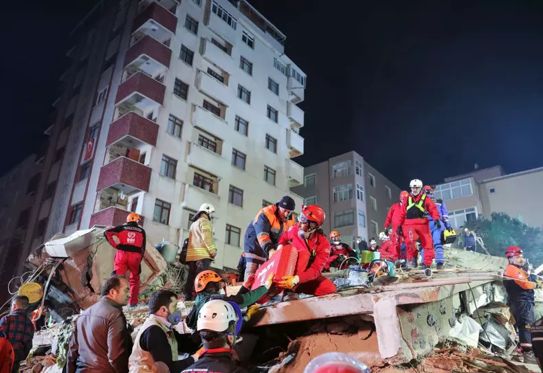 Building collapse in Istanbul