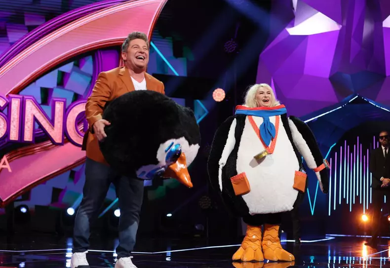 viorica-de-la-clejani-pinguinul-de-la-masked-singer-1-1