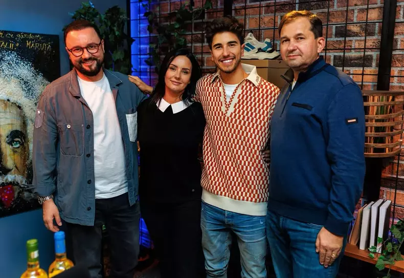 Sebastian Dobrincu și părinții săi (6)