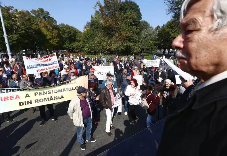 pensionarii protest in fata guvernului octombrie 2018 (1)