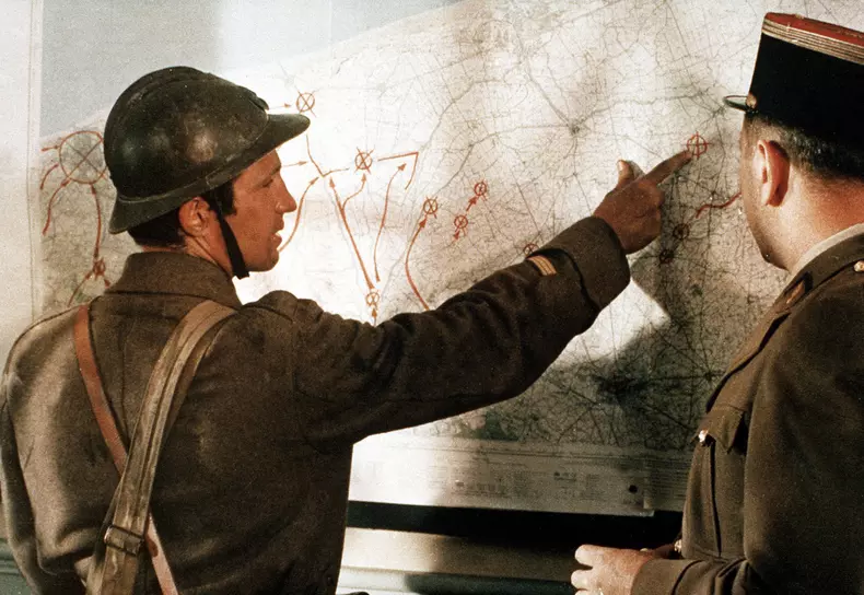 Jean-Paul Belmondo în filmul  "Week-end à Zuydcoote". 1964