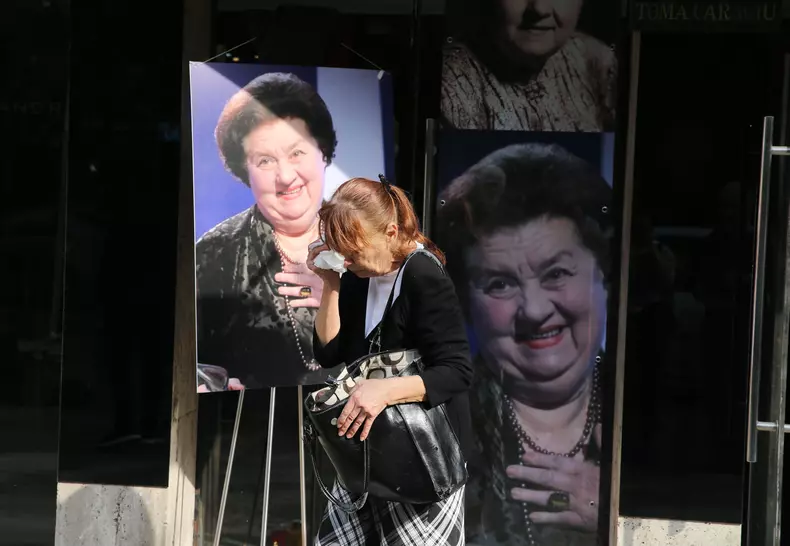 Oamenii care o iubesc au plecat plângând de la căpătâiul marii actrițe