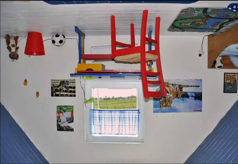 Upside Down House, Trassenheide2