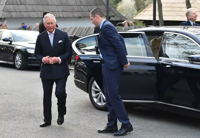 charles palatul elisabeta 6